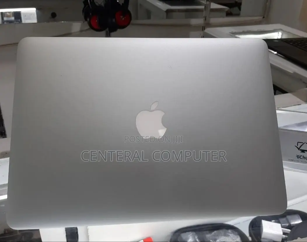 New Laptop Apple MacBook 2012 4GB Intel Core I5 SSD 128GB
