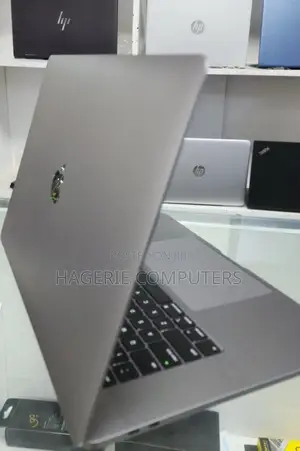 New Laptop Apple MacBook Pro 2017 16GB Intel Core I7 SSD 512GB