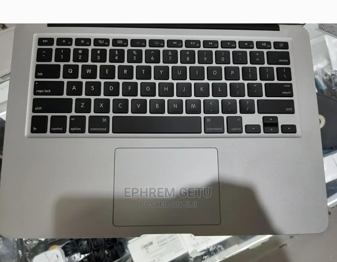 New Laptop Apple MacBook Air 2012 4GB Intel Core I5 SSD 128GB