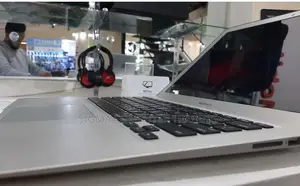 Photo - New Laptop Apple MacBook 2012 4GB Intel Core I5 SSD 128GB