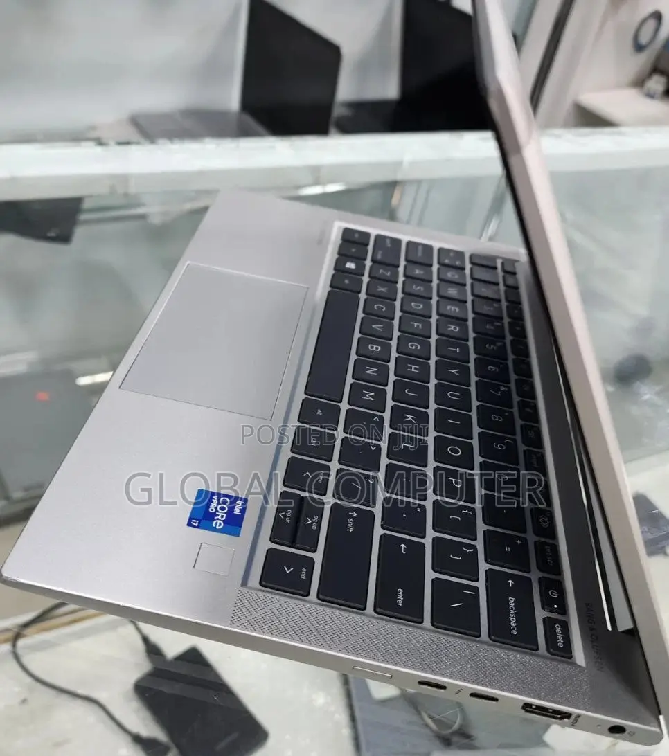 New Laptop HP EliteBook 830 16GB Intel Core I7 SSD 1T
