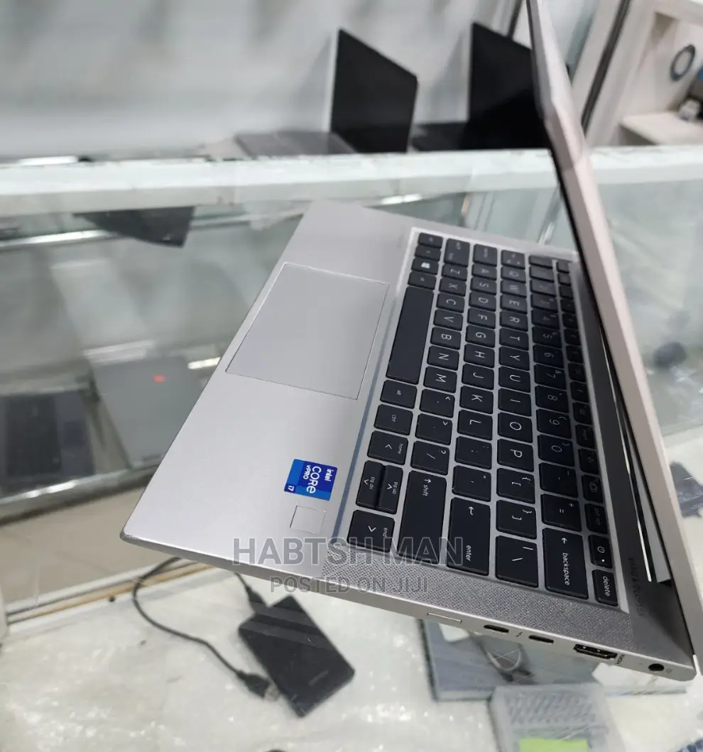 New Laptop HP EliteBook 830 16GB Intel Core I7 SSD 1T