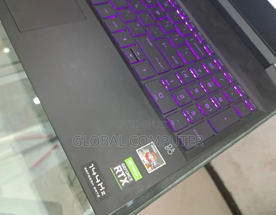 New Laptop HP Pavilion 11 8GB AMD Ryzen 5 SSD 512GB