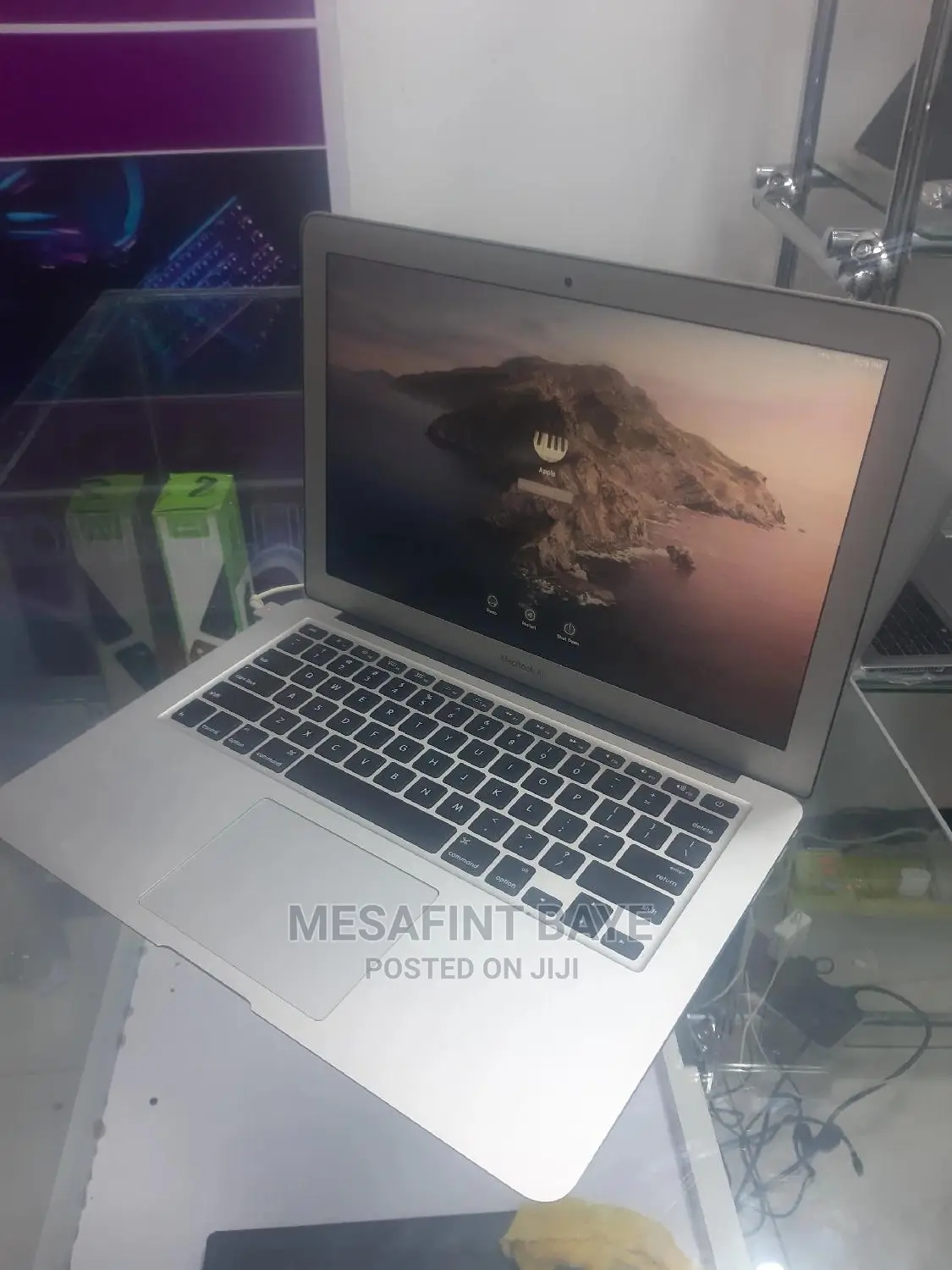 New Laptop Apple MacBook Air 8GB Intel Core I7 SSD 256GB
