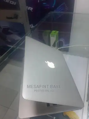 New Laptop Apple MacBook Air 8GB Intel Core I7 SSD 256GB