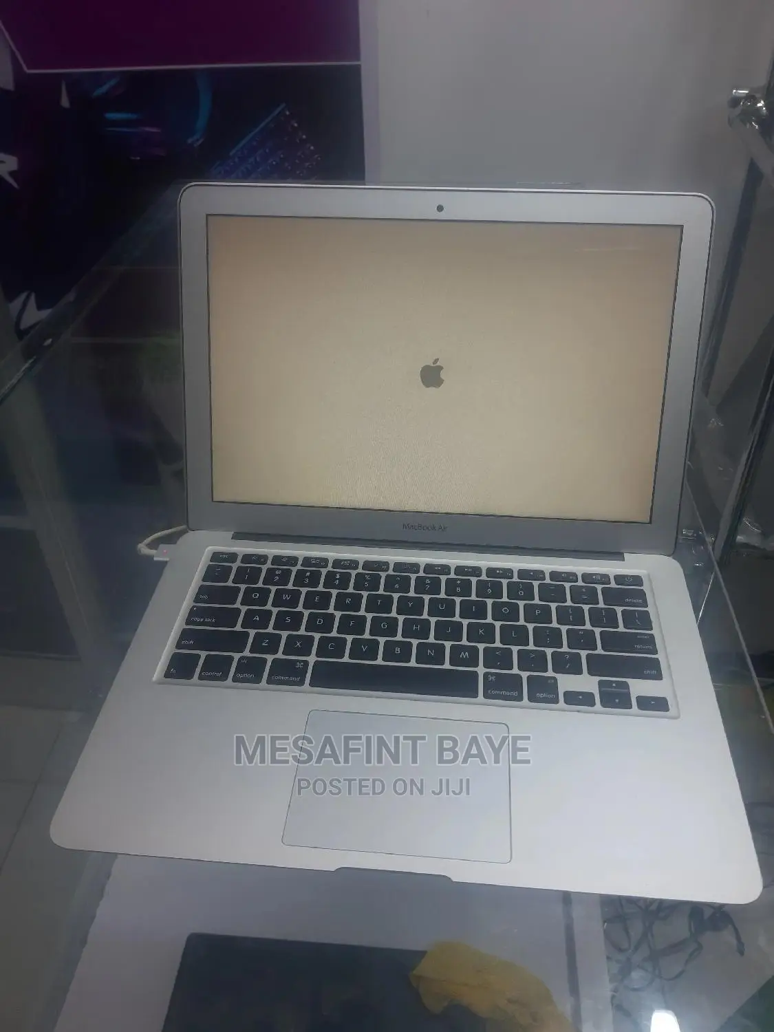 New Laptop Apple MacBook Air 8GB Intel Core I7 SSD 256GB