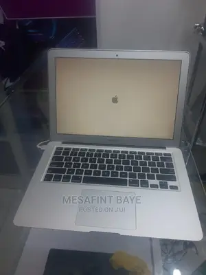 New Laptop Apple MacBook Air 8GB Intel Core I7 SSD 256GB