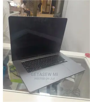 New Laptop Apple MacBook Pro 2017 16GB Intel Core I7 SSD 512GB