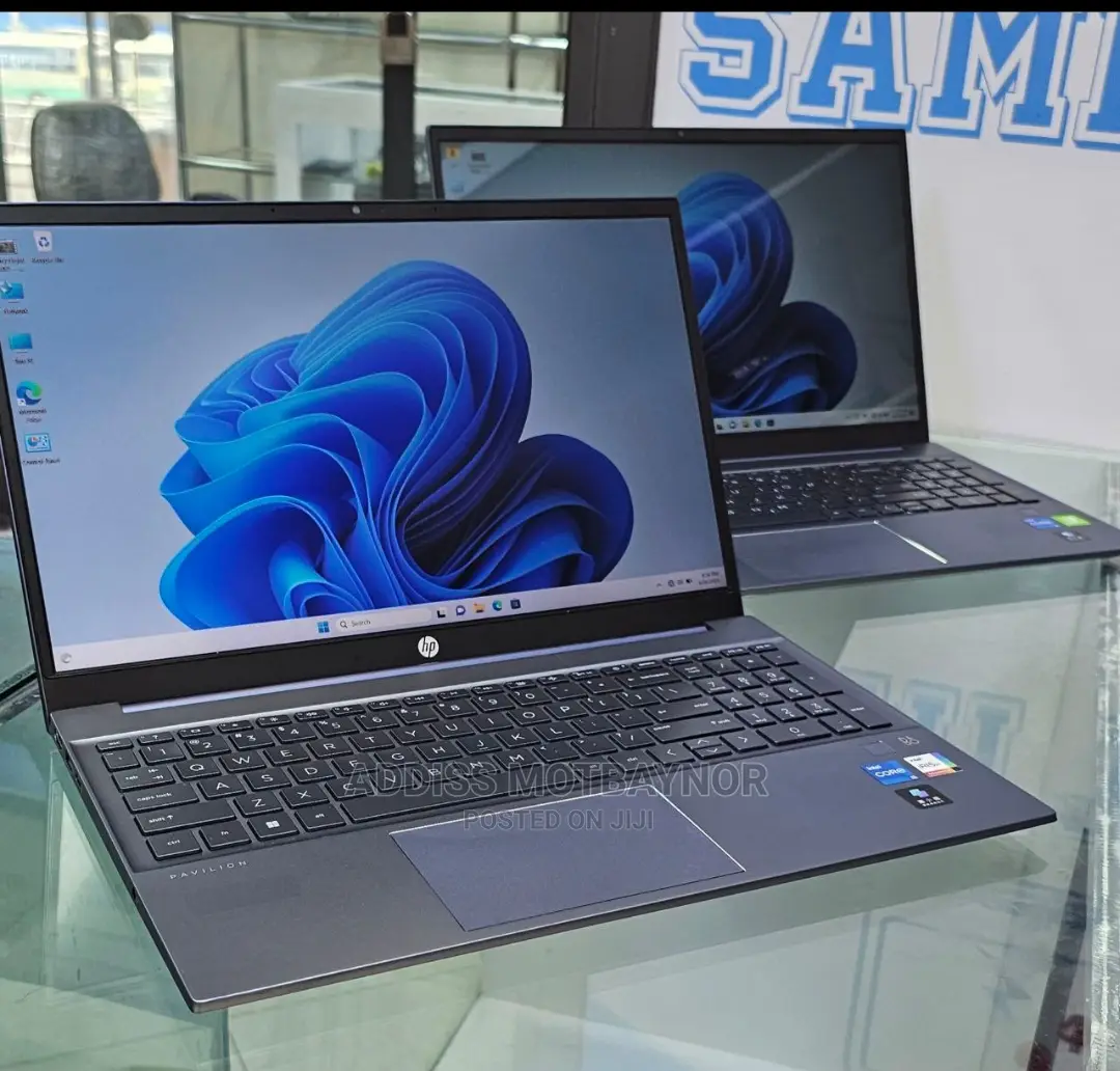 New Laptop HP Envy X360 8GB Intel Core I5 SSD 512GB