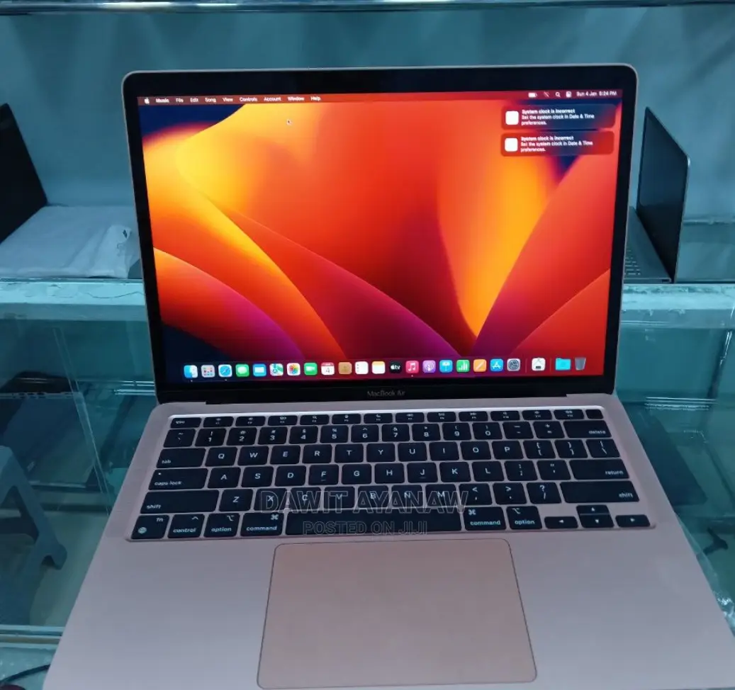 New Laptop Apple MacBook Air 2020 8GB Apple M1 SSD 256GB