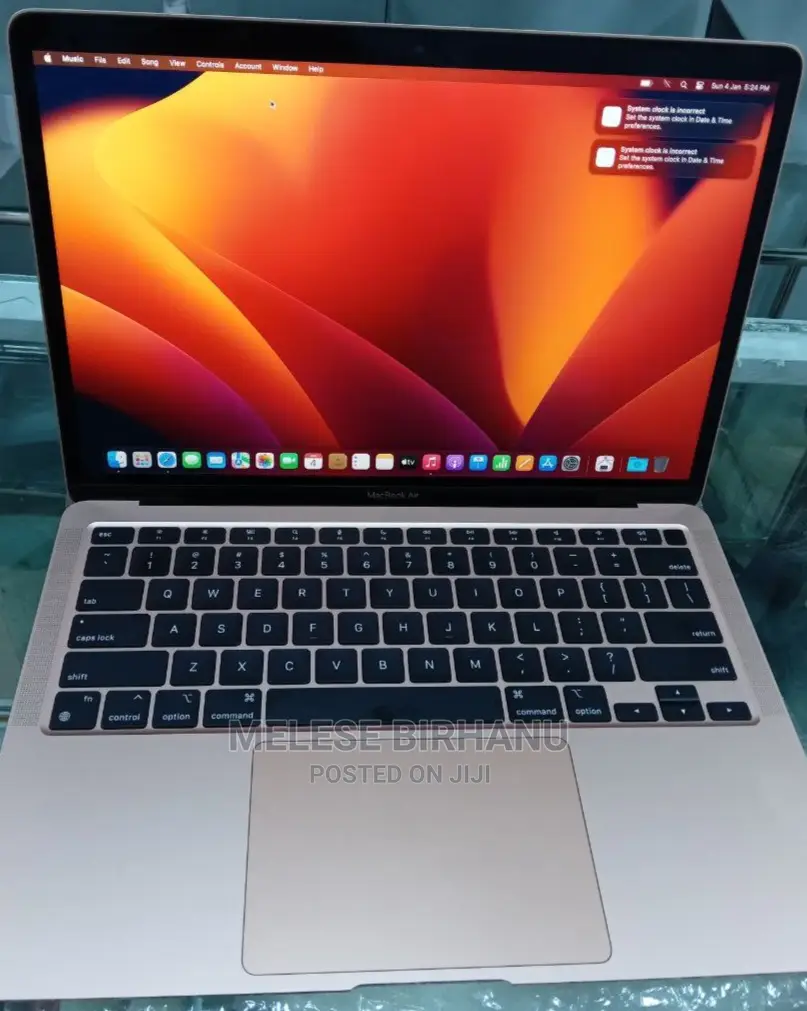 New Laptop Apple MacBook 8GB Intel Core I5 SSD 256GB
