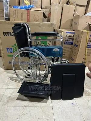 Commode Urinal Wheel Chair for the Elderly