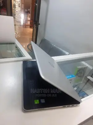 Laptop HP Pavilion 15 8GB Intel Core I5 HDD 1T