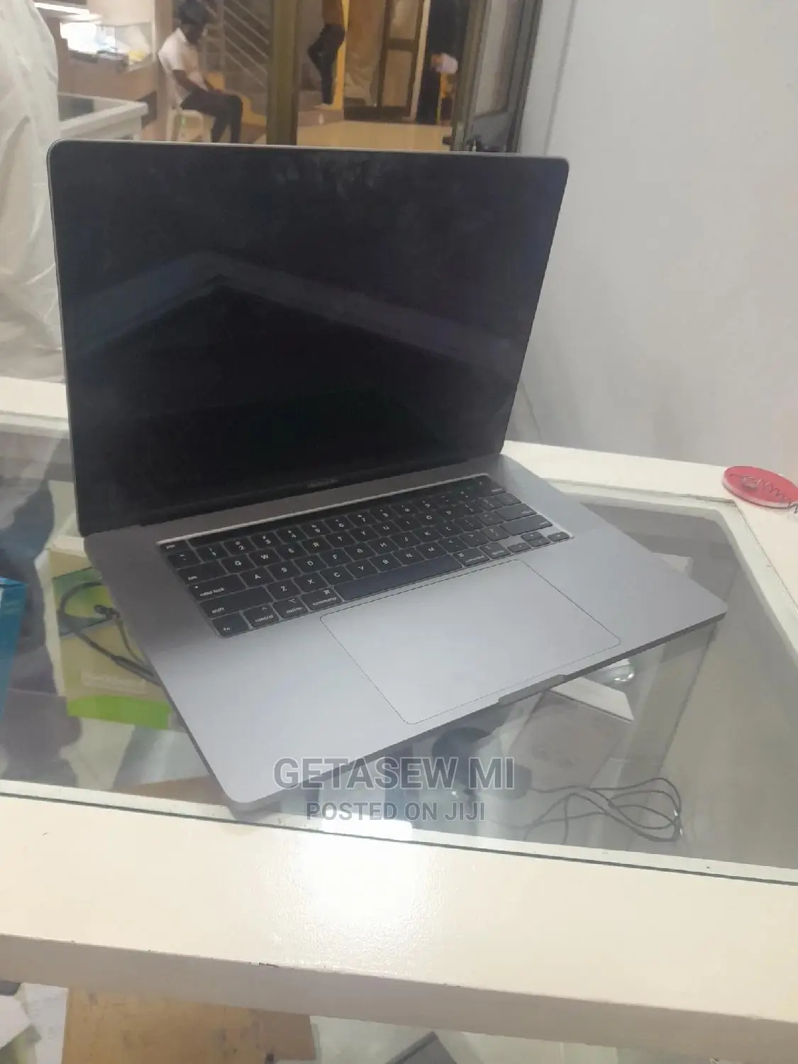 New Laptop Apple MacBook Pro 2017 16GB Intel Core i7 SSD 512GB