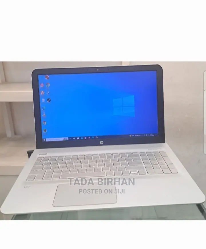 New Laptop HP Envy X360 8GB Intel Core I5 SSD 1T