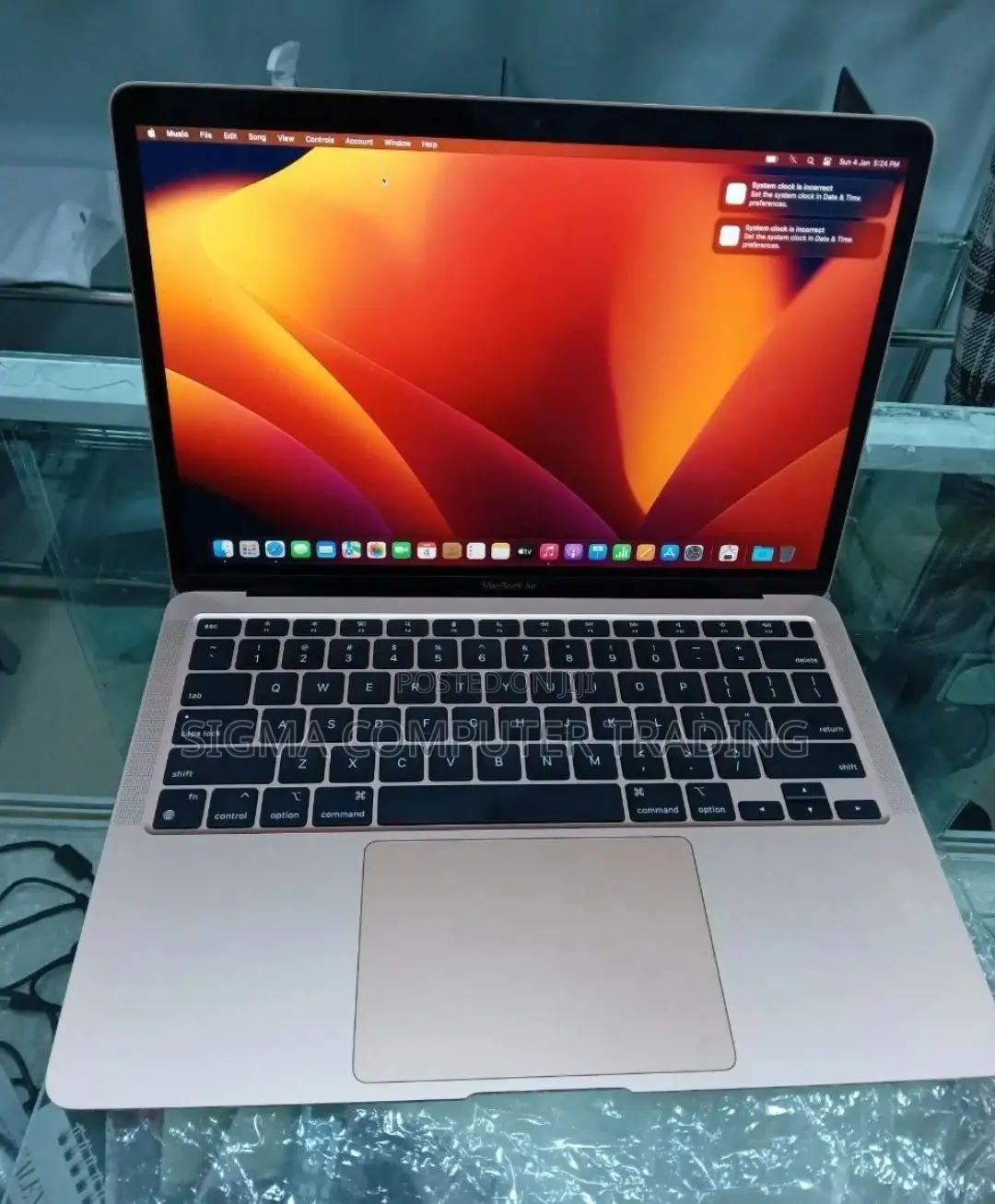New Laptop Apple MacBook Air 2020 M1 8GB Apple M1 SSD 256GB