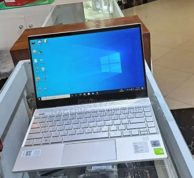 New Laptop HP Envy 14 8GB Intel Core I5 SSD 512GB