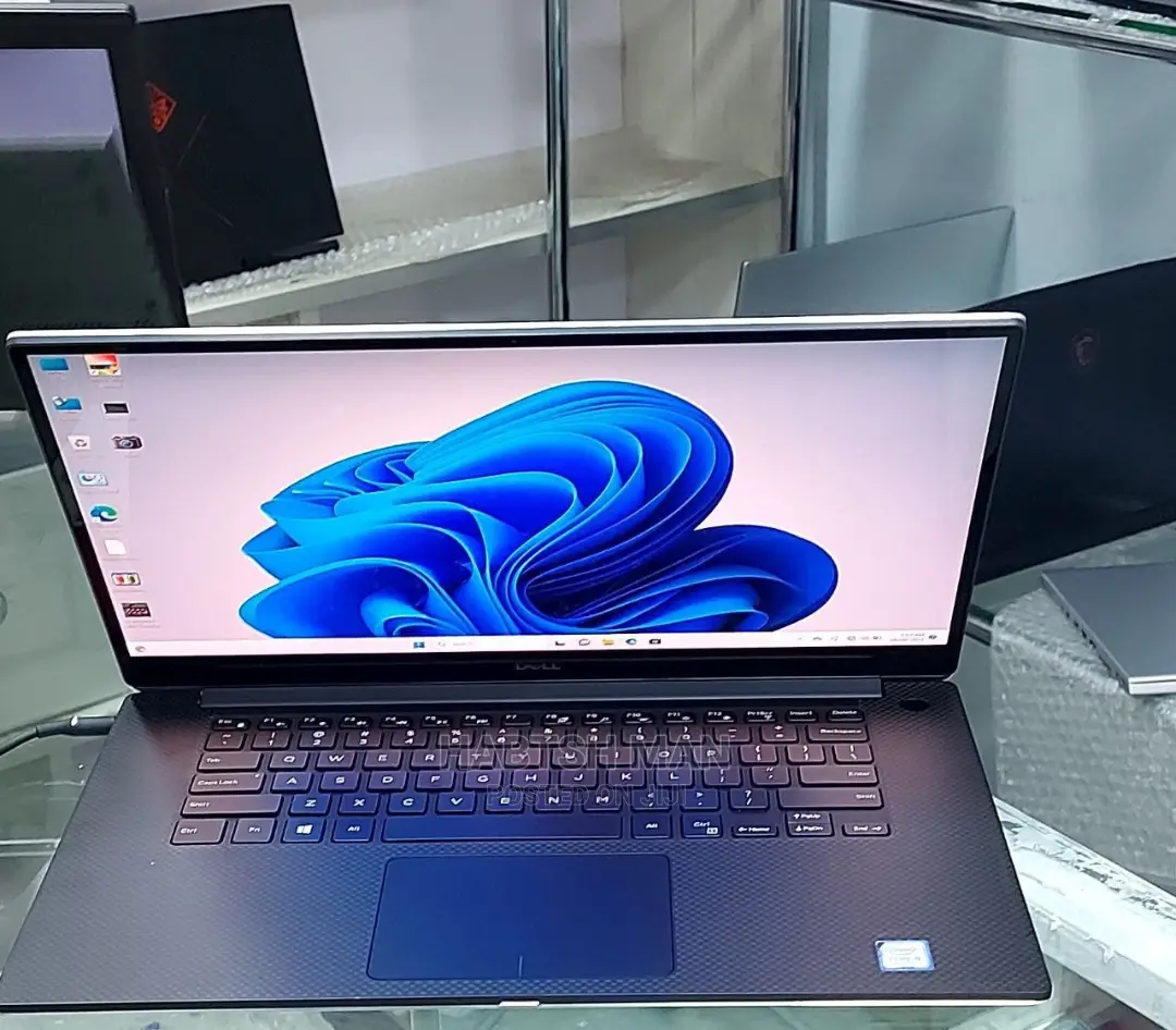 New Laptop Dell Precision 5570 32GB Intel Core I9 SSD 512GB