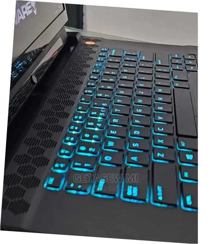 New Laptop Alienware M17x R2 16GB Intel Core I7 SSD 1T