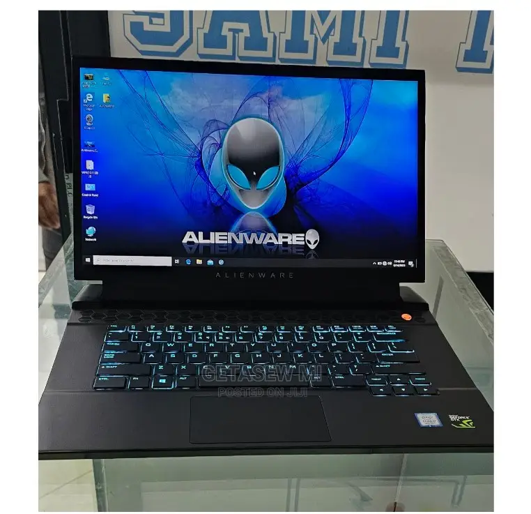 New Laptop Alienware M17x R2 16GB Intel Core I7 SSD 1T