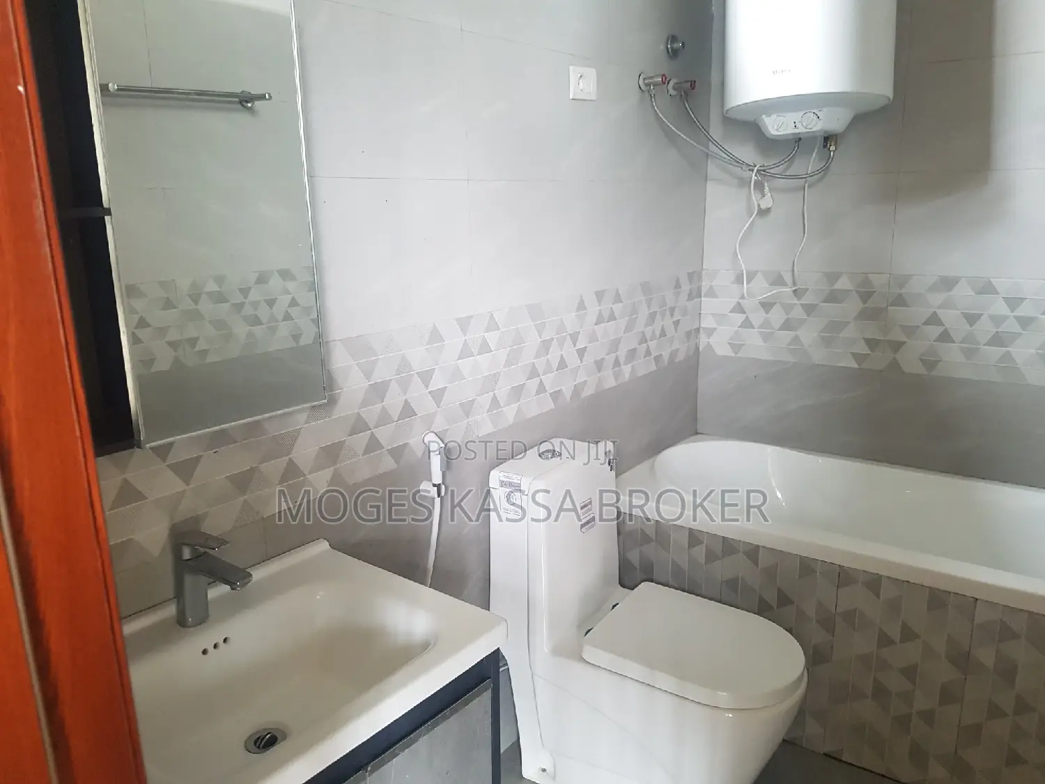 Furnished 4bdrm Apartment in ፊጋ ኖህ ሪል እስቴት, Yeka for sale