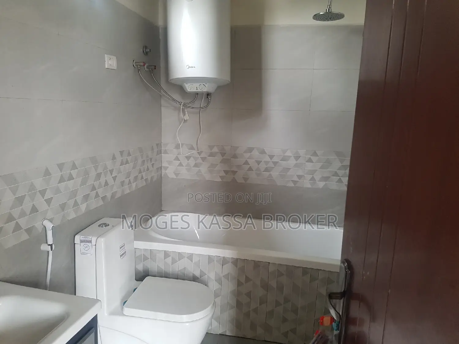 Furnished 4bdrm Apartment in ፊጋ ኖህ ሪል እስቴት, Yeka for sale