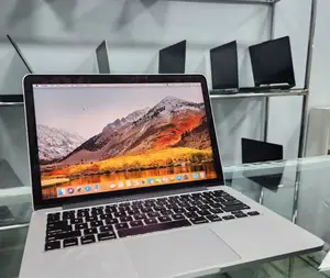 New Laptop Apple MacBook Pro 2015 8GB Intel Core I5 SSD 256GB