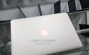 New Laptop Apple MacBook Pro 2015 8GB Intel Core I5 SSD 256GB