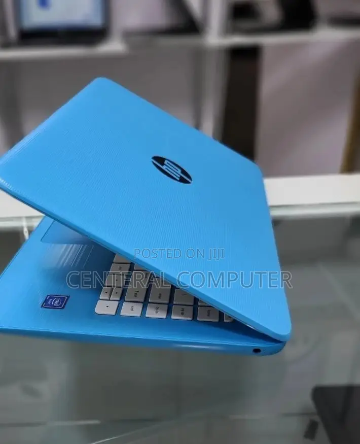 New Laptop HP 14-Dq1088wm 4GB Intel Core I3 SSD 32GB