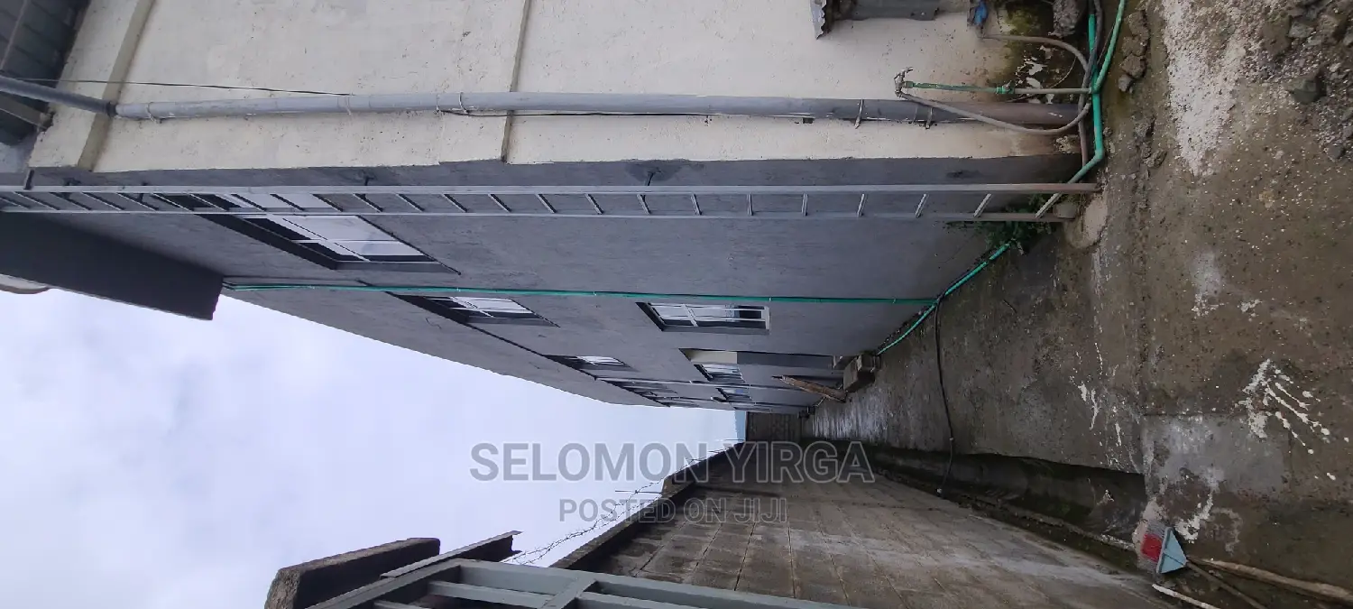 መጋዘን አለ የሚከራይ