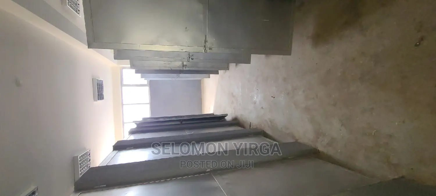 መጋዘን አለ የሚከራይ