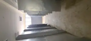 መጋዘን አለ የሚከራይ