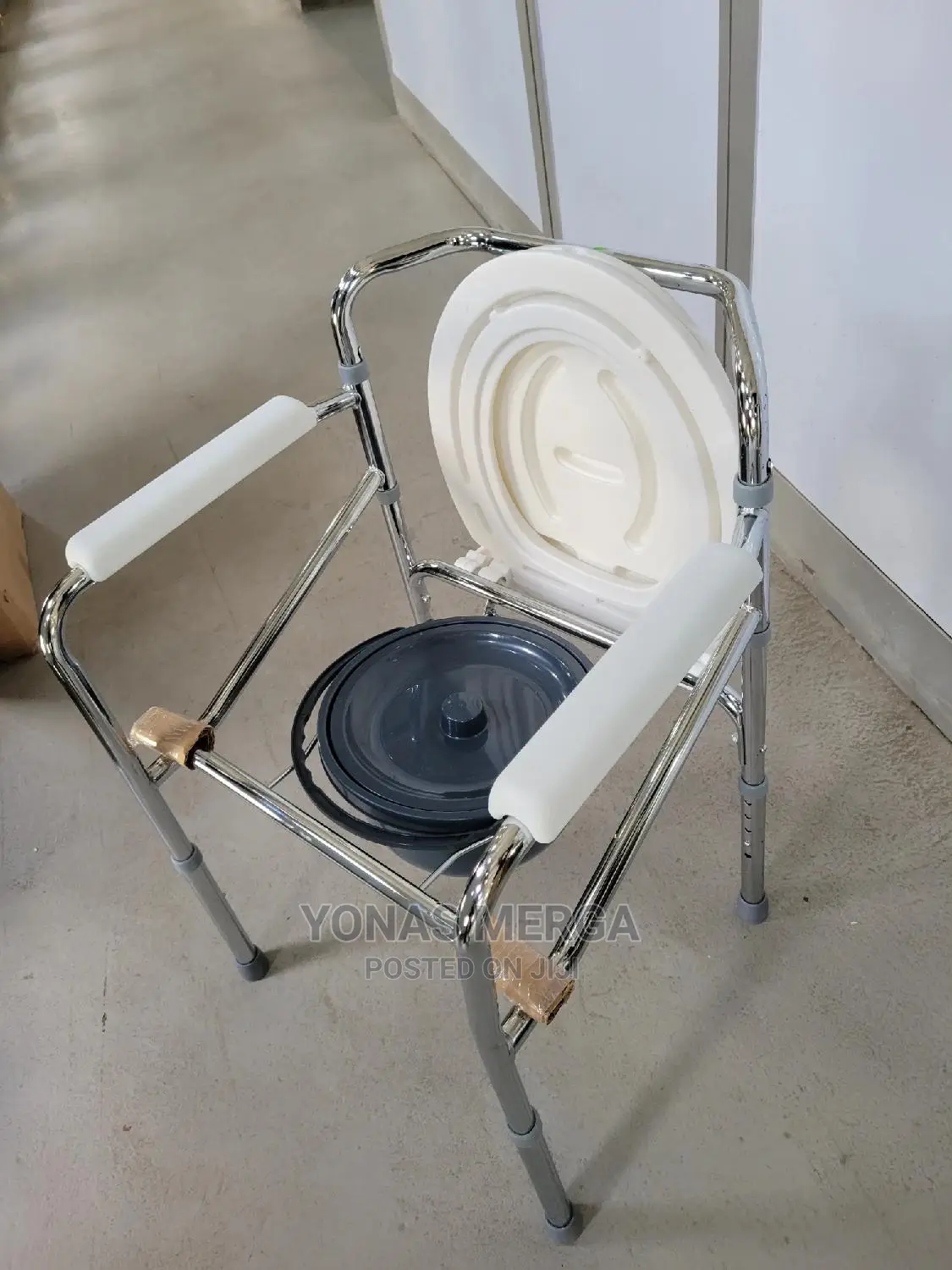 Skeleton Commode Chair (With Toilet)