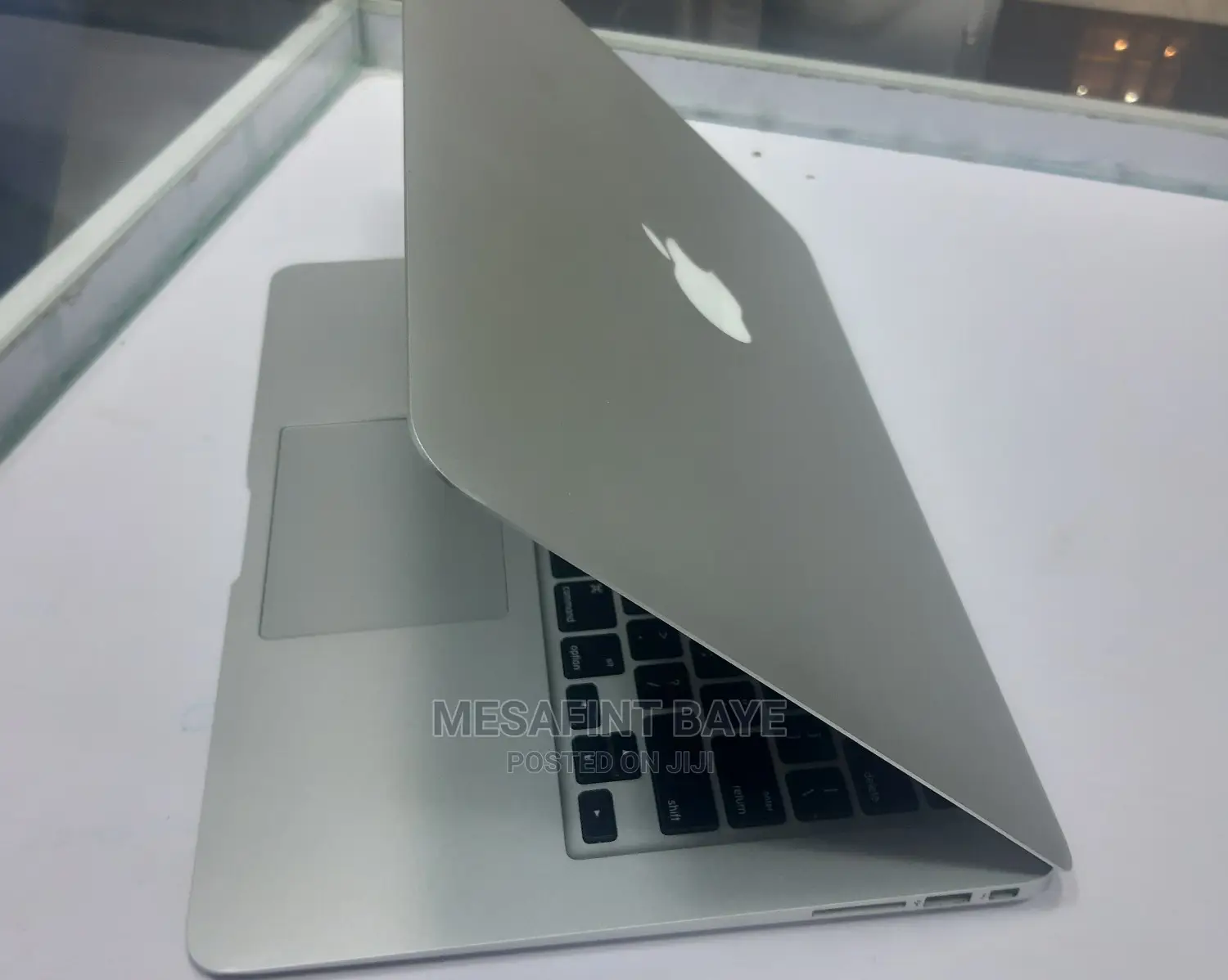 New Laptop Apple MacBook Air 2020 M1 8GB Intel Core i7 SSD 512GB