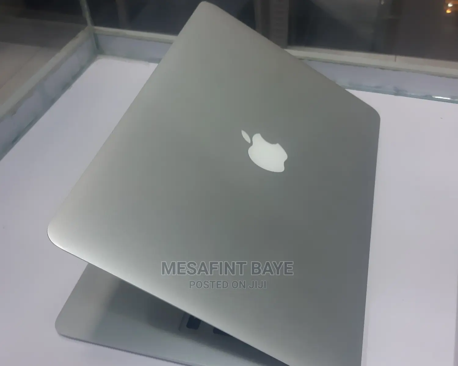 New Laptop Apple MacBook Air 2012 4GB Intel Core i5 SSD 256GB