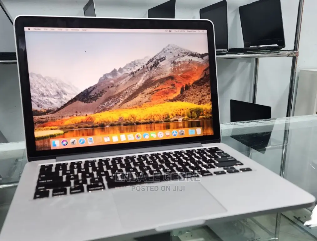 New Laptop Apple MacBook Pro 2015 8GB Intel Core I5 SSD 256GB