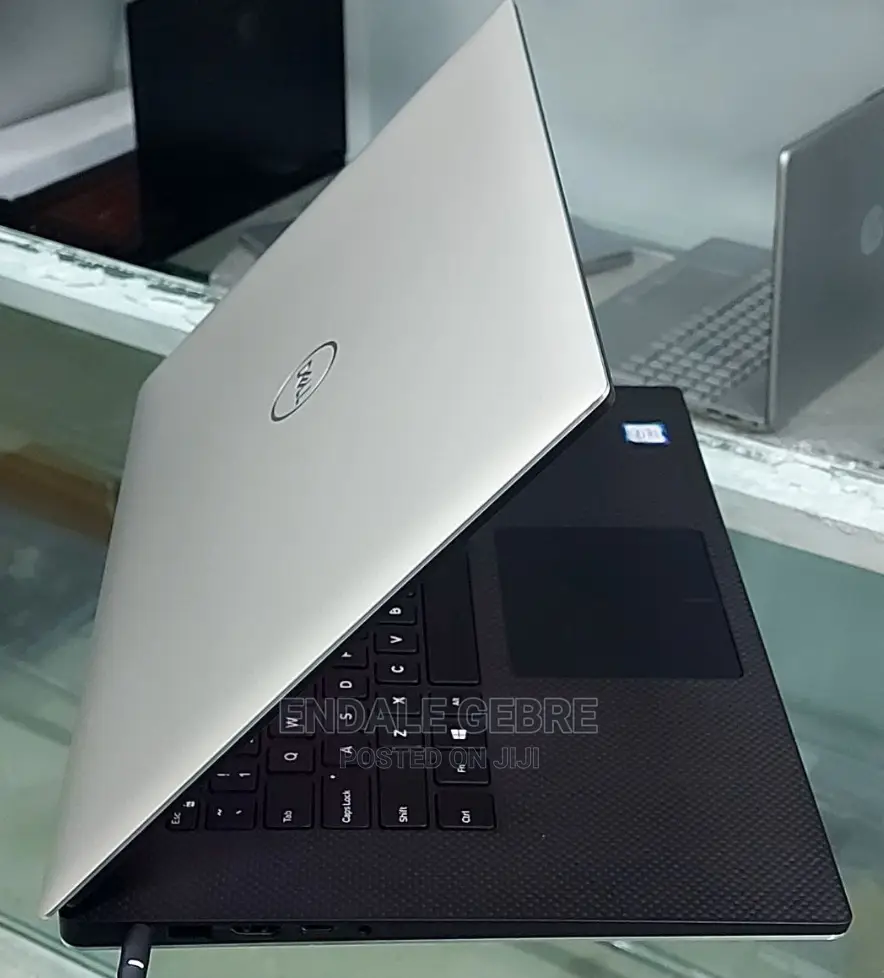 New Laptop Dell Precision 15 5510 32GB Intel Core I9 SSD 512GB