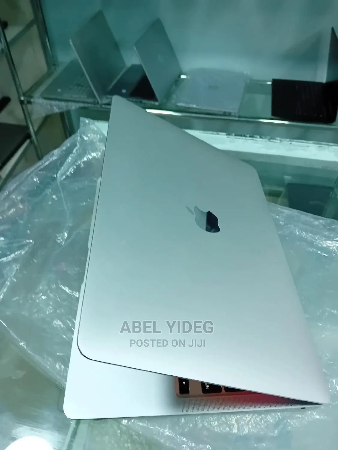 New Laptop Apple MacBook Air 2020 8GB Intel Core i5 SSD 512GB