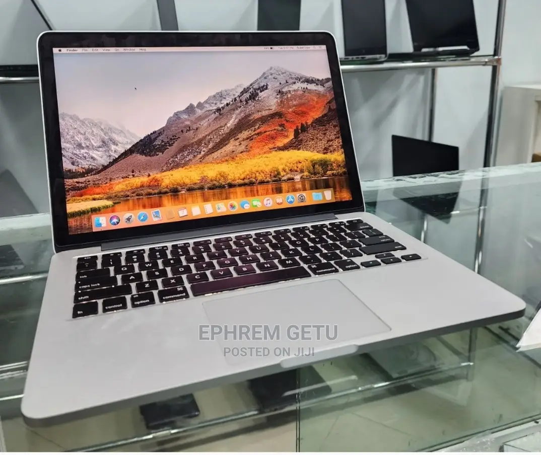 New Laptop Apple MacBook 2015 8GB Intel Core I5 SSD 256GB