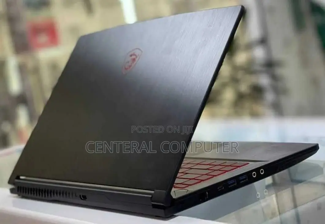 New Laptop MSI GF62 8RE 8GB Intel Core I5 SSD 16 GB