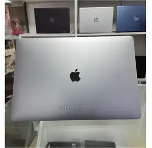 New Laptop Apple MacBook Pro 2017 16GB Intel Core I7 SSD 512GB