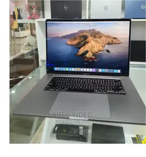 New Laptop Apple MacBook Pro 2017 16GB Intel Core I7 SSD 512GB
