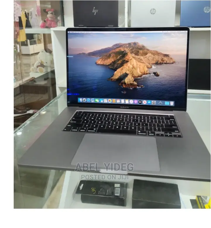 New Laptop Apple MacBook Pro 2017 16GB Intel Core I7 SSD 512GB