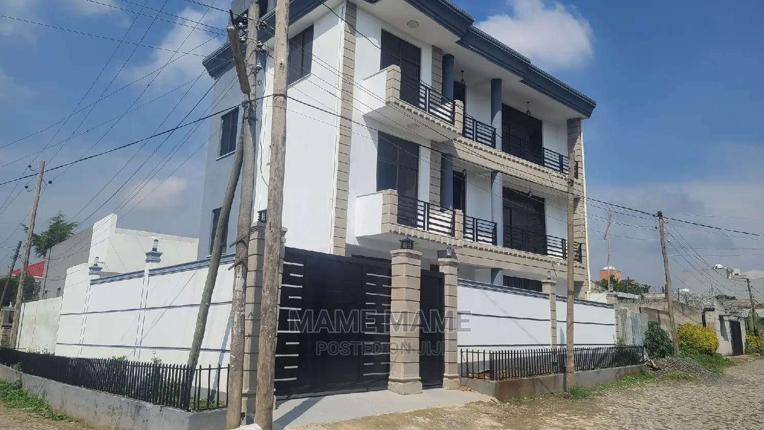 7bdrm House in Addis Abeba, Bole for sale