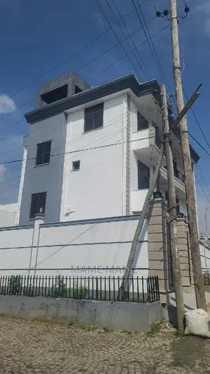 7bdrm House in Addis Abeba, Bole for sale