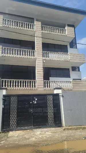 7bdrm House in Addis Abeba, Bole for sale