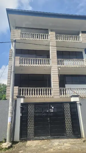7bdrm House in Addis Abeba, Bole for sale