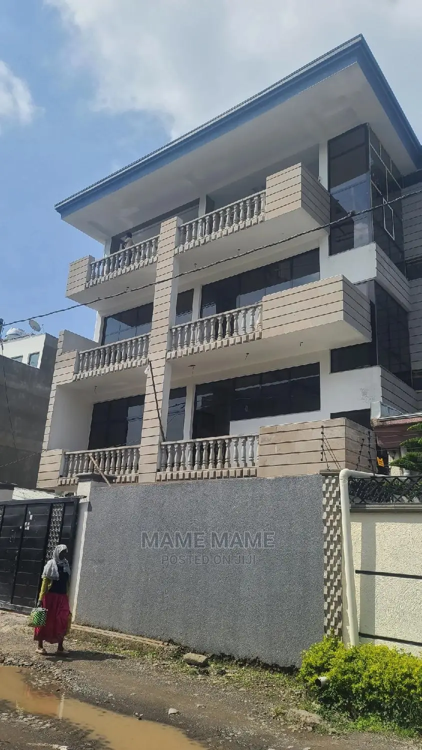7bdrm House in Addis Abeba, Bole for sale