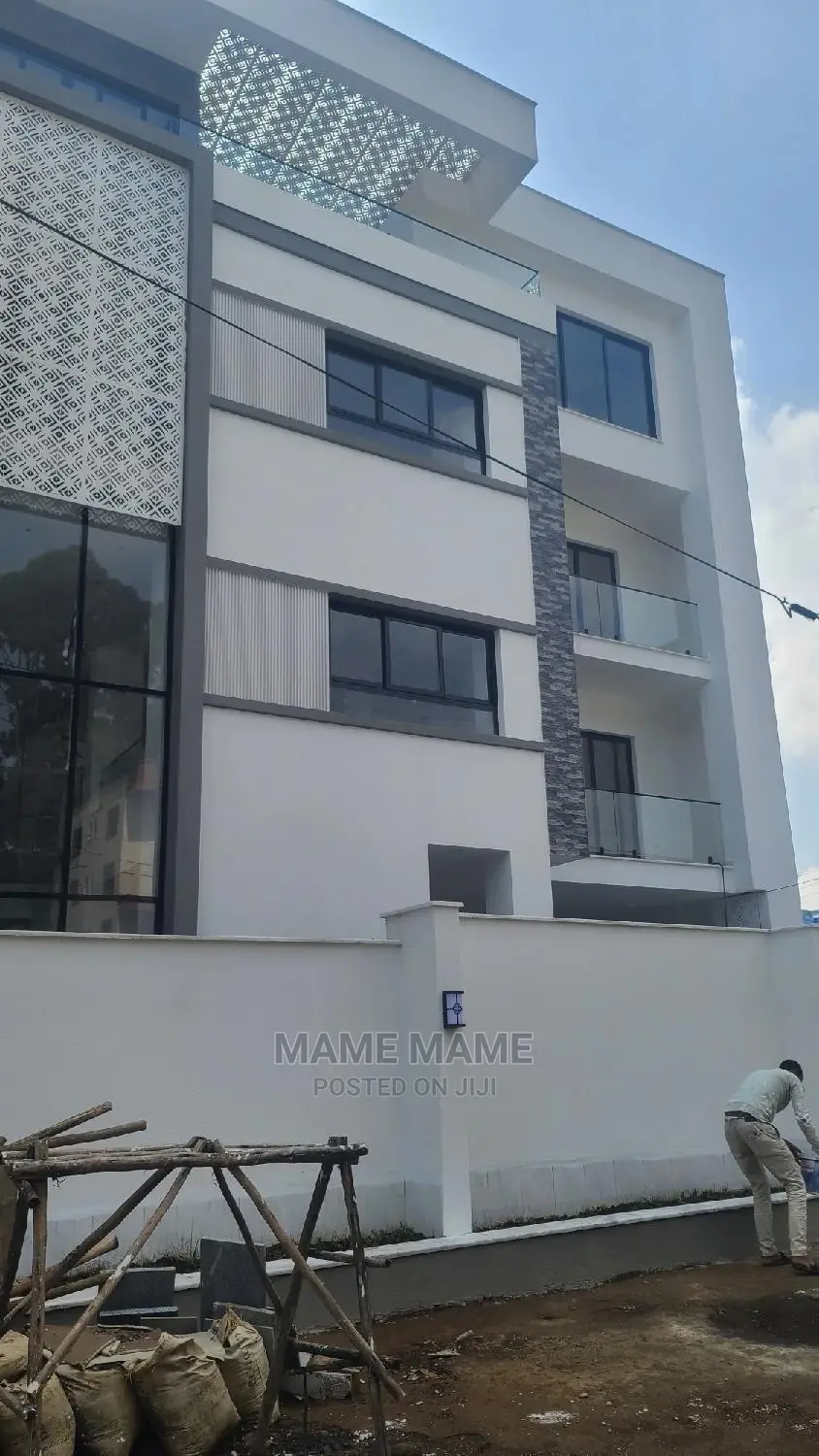 8bdrm House in Addis Abeba, Bole for sale