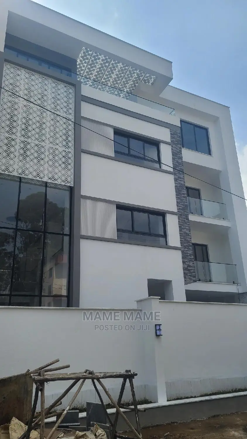 8bdrm House in Addis Abeba, Bole for sale